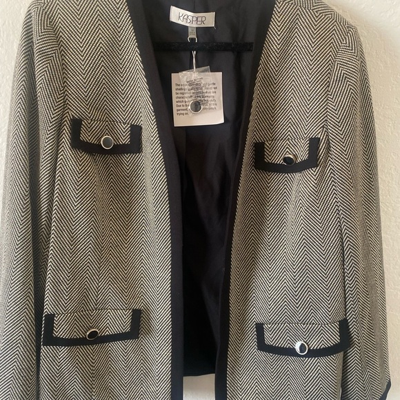 Women's Black and Gray Herringbone Jacket - Picture 4 of 5